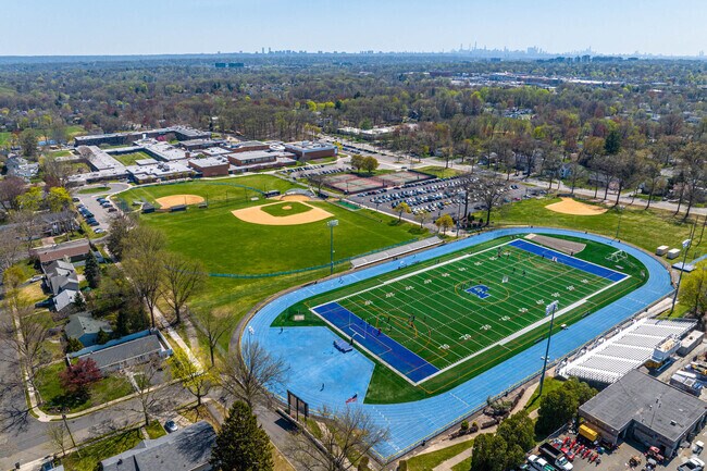 Paramus High School in Paramus gets an overall score of A- from Niche.