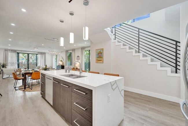 1101 NE 16th Terrace, Fort Lauderdale, FL 33304 - photo 4