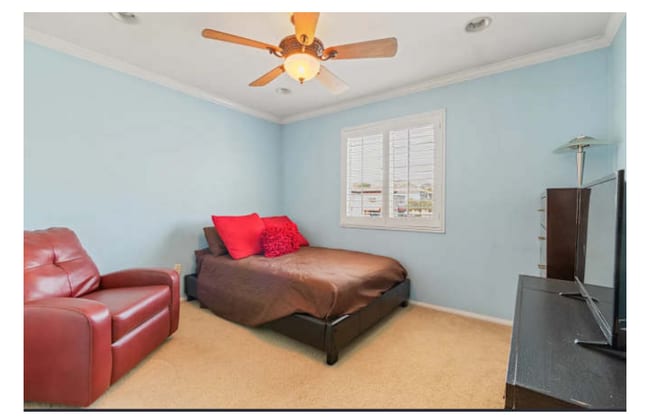 21553 Oak Dr, Santa Clarita, CA 91350 - photo 2