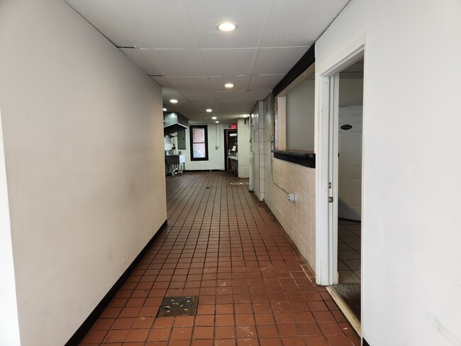 27 Main St unit 27 Main Street, Brockport, NY 14420 - photo 3