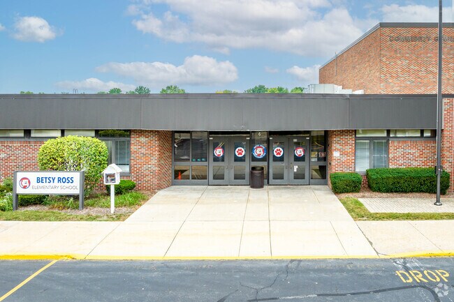 Betsy Ross Elementary School has a student population of approximately 311 students.