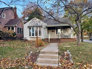 3276 S Lenox St, Milwaukee, WI 53207