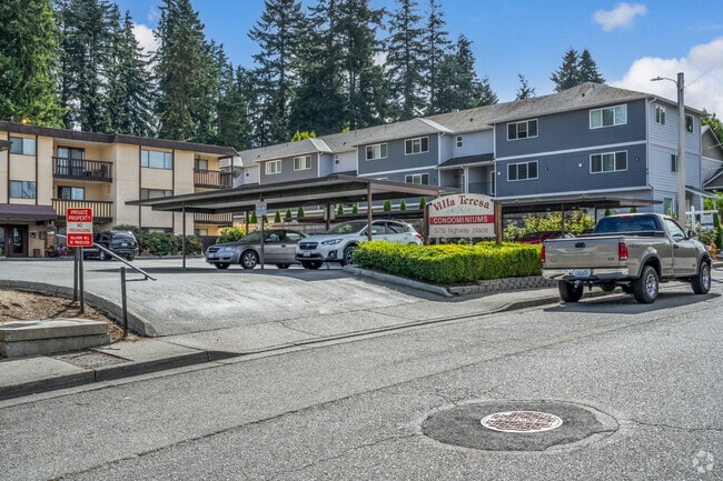 Glacier View offers condos, as well as single family homes throughout the neighborhood.