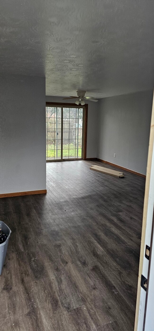 1109 State St unit 1, Grafton, OH 44044 - photo 3