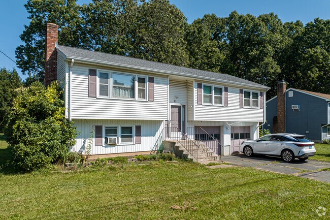 Raised ranches are popular in the suburbs of Waddell.