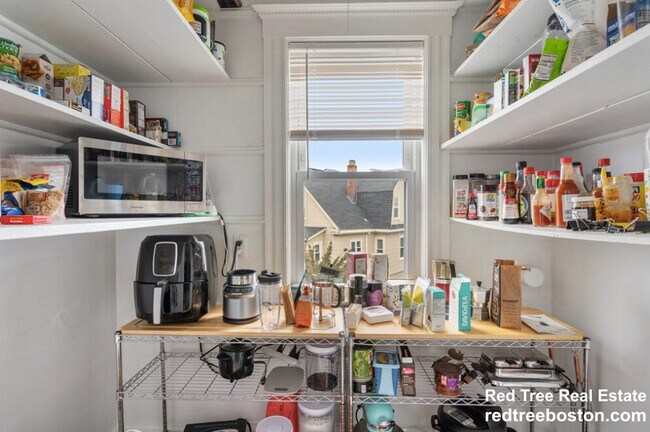 741 Broadway unit 2, Somerville, MA 02144 - photo 5