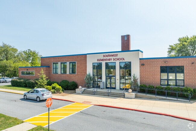Southwest Elementary School receives an overall C grade from niche.com.