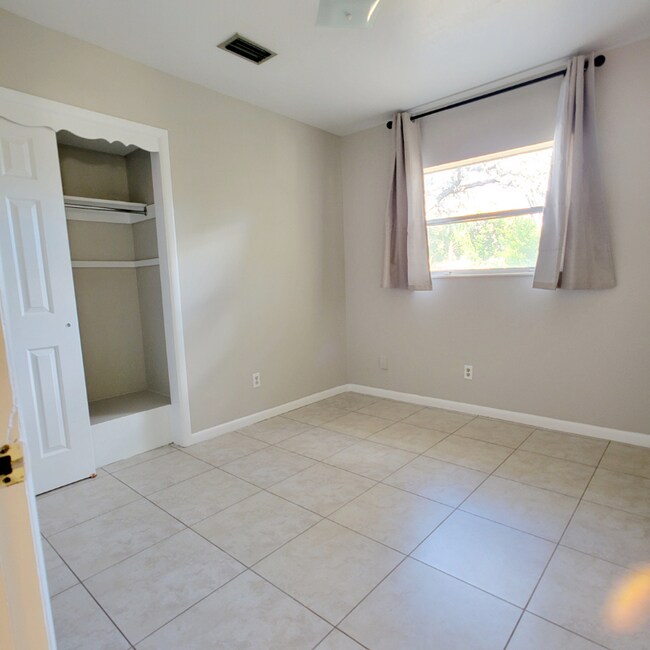 404 Bullard Pkwy, Temple Terrace, FL 33617 - photo 4