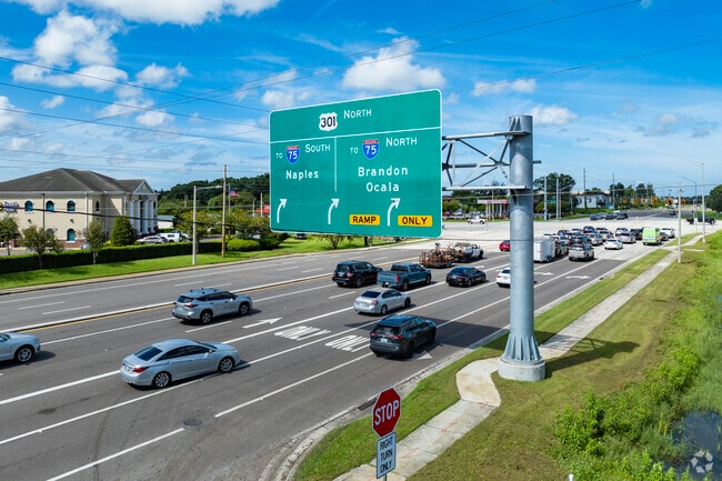 Great Palm River Point has easy access to other parts of the area.