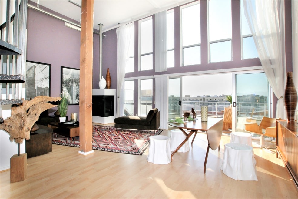 2x2 LOFT - Spiral Staircase