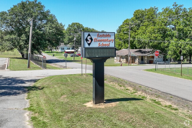 Eastside Elementary serves students in grades 3-5 in Sallisaw, OK.