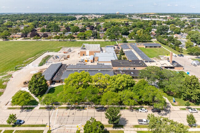 Johnson Elementary School offers a student-teacher ratio of 11 to 1.