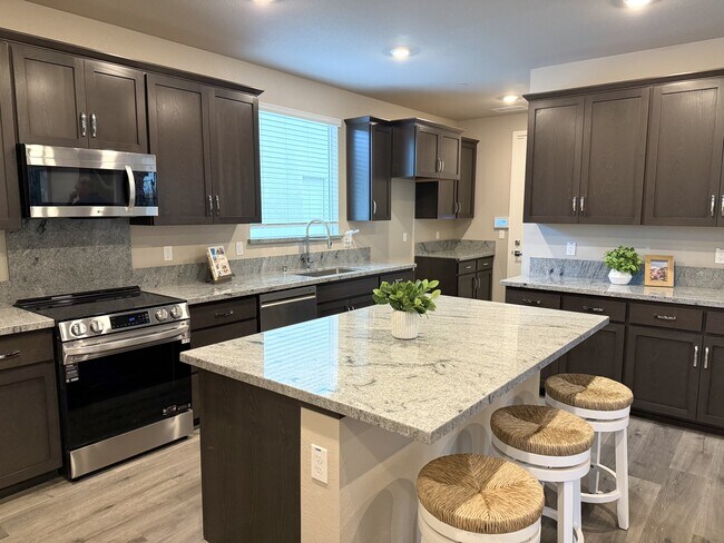 1284 Winterhart St unit 38368184, Galt, CA 95632 - photo 6