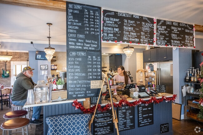 Mimi's Coffeehouse is a great little spot nestled on the Hardwick common.