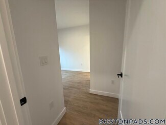 199 Gardner St Unit 312, Boston, MA 02132