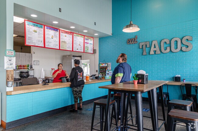 Enjoy flavorful tacos at Taqueria Los Reyes in Northeast Side Waterloo.