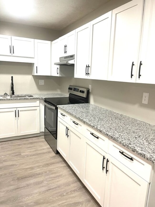 Forest Pointe, Fayetteville, NC 28306 - photo 2