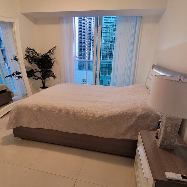 Brickell On The River unit 1201, Miami, FL 33131 - photo 4