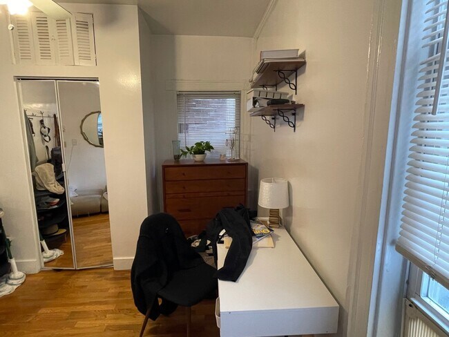 11 Charter St unit 3, Boston, MA 02113 - photo 7