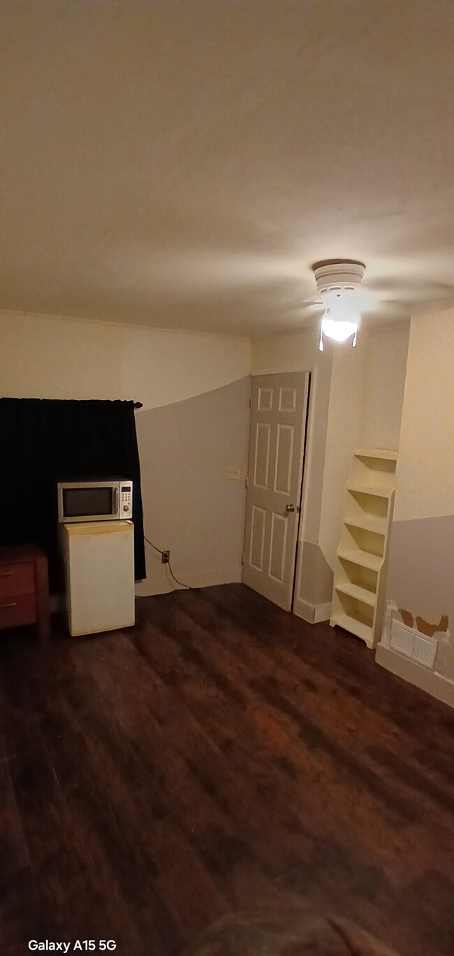 545 SW 130th Terrace Unit Studio/ Efficiency, Davie, FL 33325
