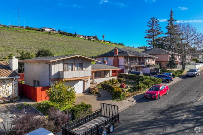 Two-story homes are common throughout Woodridge.