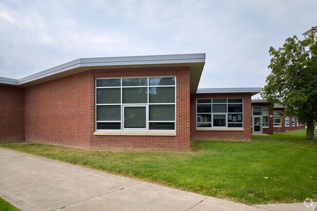 Durand-Eastman Intermediate School has a student-teacher ratio of 11 to 1.
