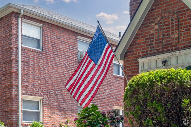 In Rego Park, single family homes are often named for various states in the USA.