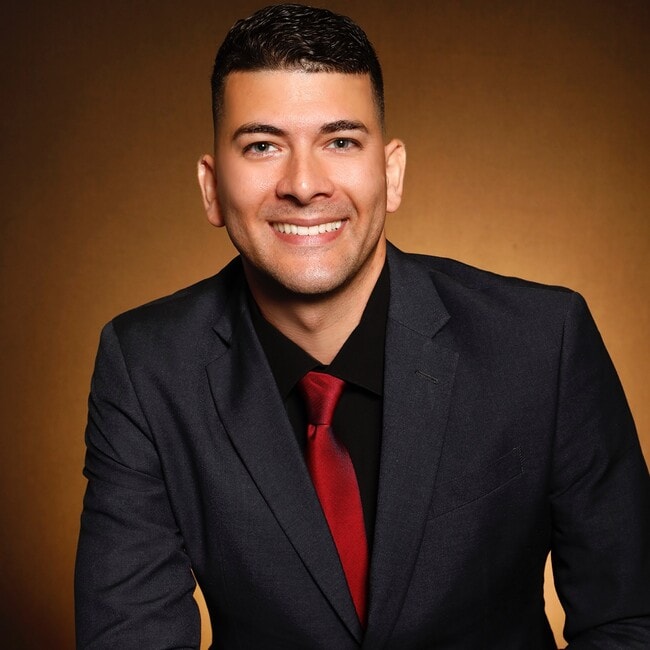 Agent Photo