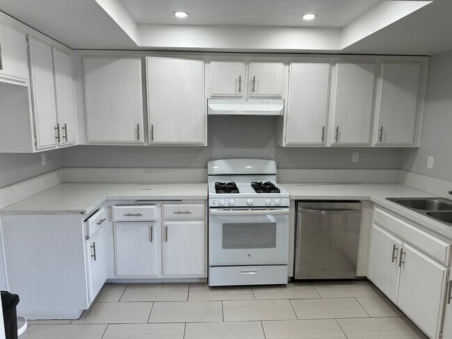 1511 257th St unit 4, Los Angeles, CA 90710 - photo 4