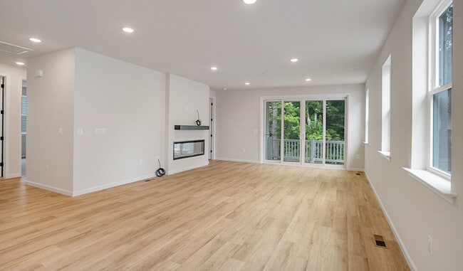 35599 Pine Needle Ln, Locust Grove, VA 22508 - photo 6