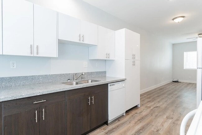 1641 S Dandelion St unit 3, Pahrump, NV 89048 - photo 3