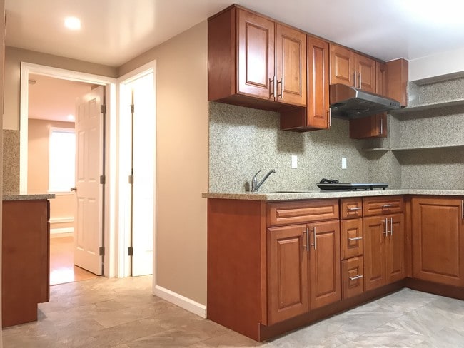 271 Westridge Ave unit Inlaw, Daly City, CA 94015 - photo 3