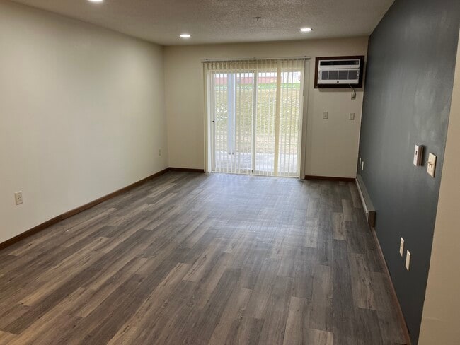 Fox Run Apartments, Portage, WI 53901 - photo 3