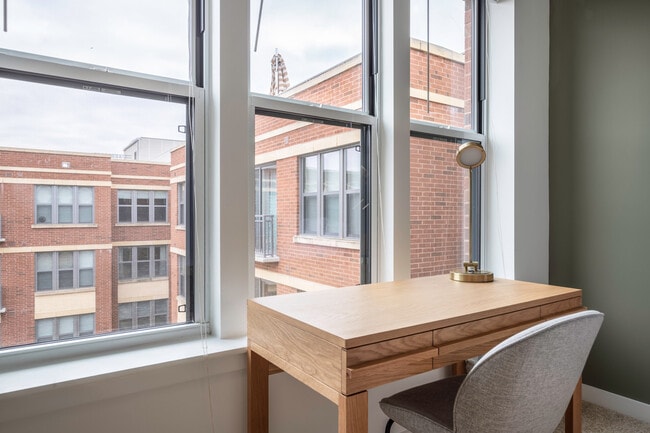 12000 Cameron Pond Dr unit FL4-ID8691A, Reston, VA 20194 - photo 3