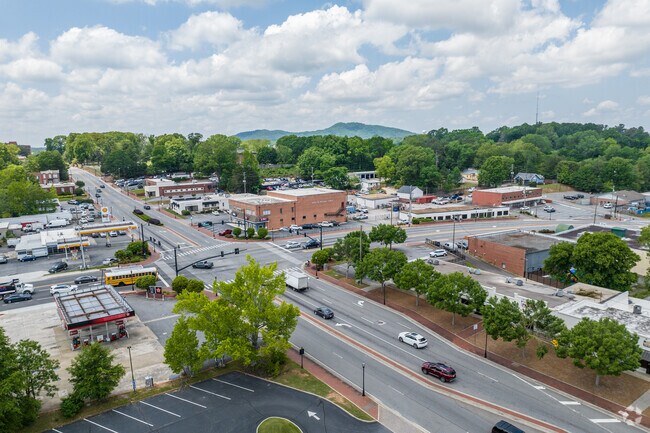 Victory's convenient placement in Marietta, GA provides easy access to nearby shopping centers and surrounding neighborhoods.