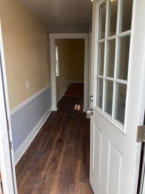 240 W Hallam Ave unit 2, Washington, PA 15301 - photo 1