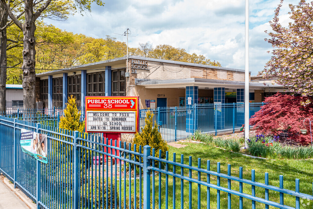 George Cromwell is a Public Pre-K & Elementary School in Midland Beach, Staten Island, NY.