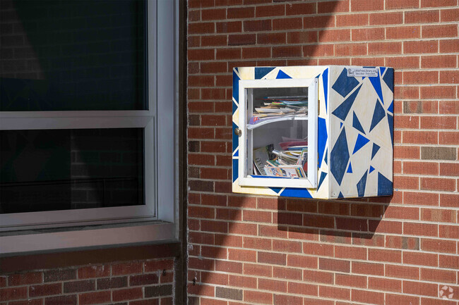 Springfield Elementary School in Midlothian, IL has a student-teacher ratio of 12 to 1.