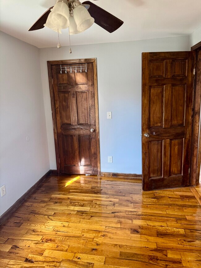 460 Prospect Dr, North Wilkesboro, NC 28659 - photo 3