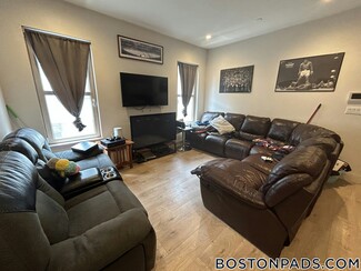 118 Buttonwood St Unit 1, Boston, MA 02125