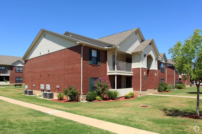 Yukon on 15th, Yukon, OK 73099 - photo 7