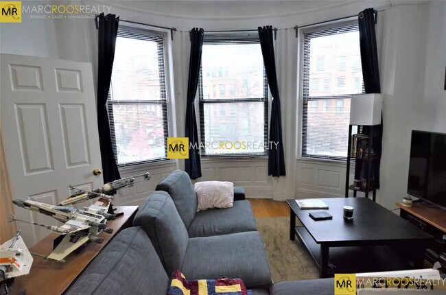 587 Beacon St, Boston, MA 02215 - photo 5