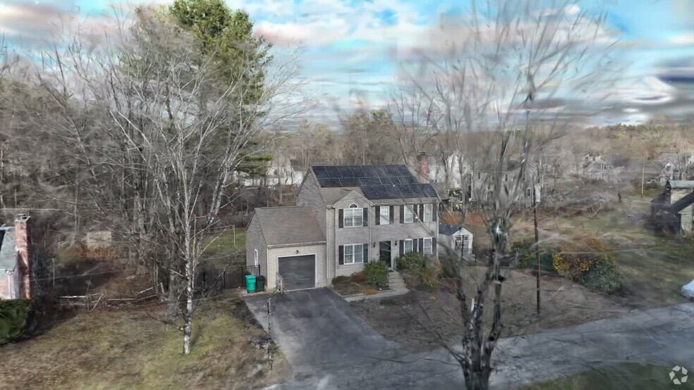 3 Stoddard St, Upton, MA 01568 - photo 2