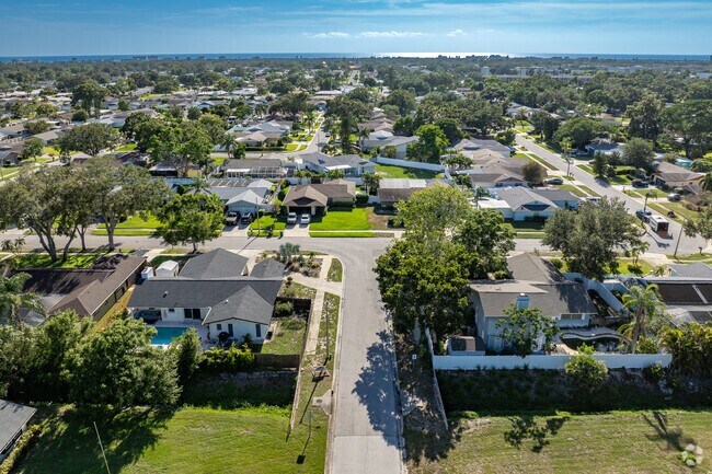 Tucked into the far southern edge of Largo, Del Prado is a peaceful, close-knit suburban enclave. It’s sheltered from through-traffic, yet just minutes from shopping and dining, striking the perfect balance between tranquility and convenience.