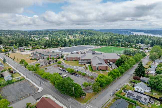 Mountain View Middle School has approximately 844 students.