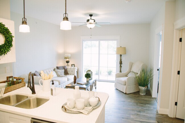 260 Lexington Avenue, Lexington, KY 40508 - photo 2