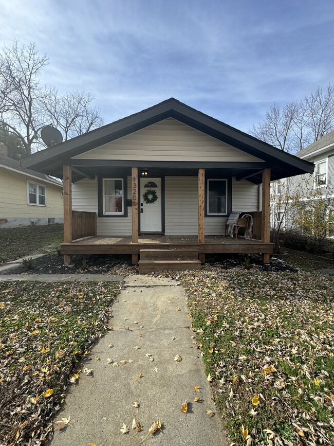 1320 S 25th St, Saint Joseph, MO 64507
