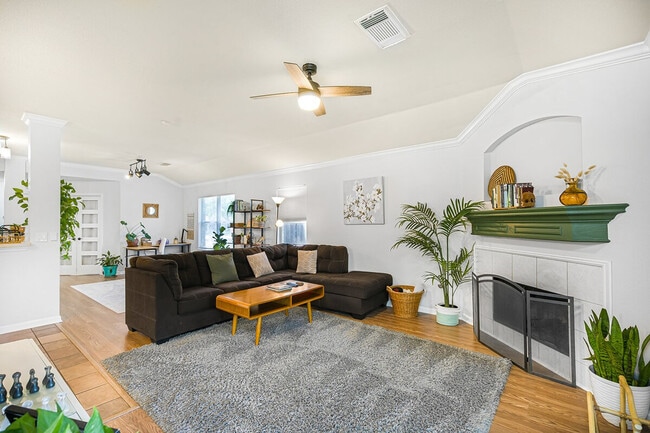 904 Melted Candle Cove unit ID1351743P, Pflugerville, TX 78660 - photo 2