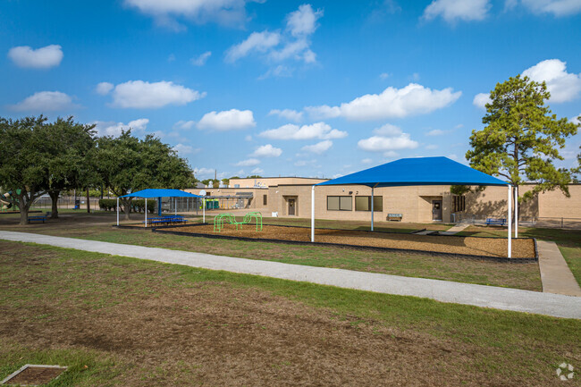 Cimarron Elementary School, Rankings & Reviews - Homes.com