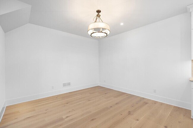 Toll Brothers at The Downs - Churchill Collection, Nyquist Manor Plan unit 38410042, Northville, MI 48167 - photo 5